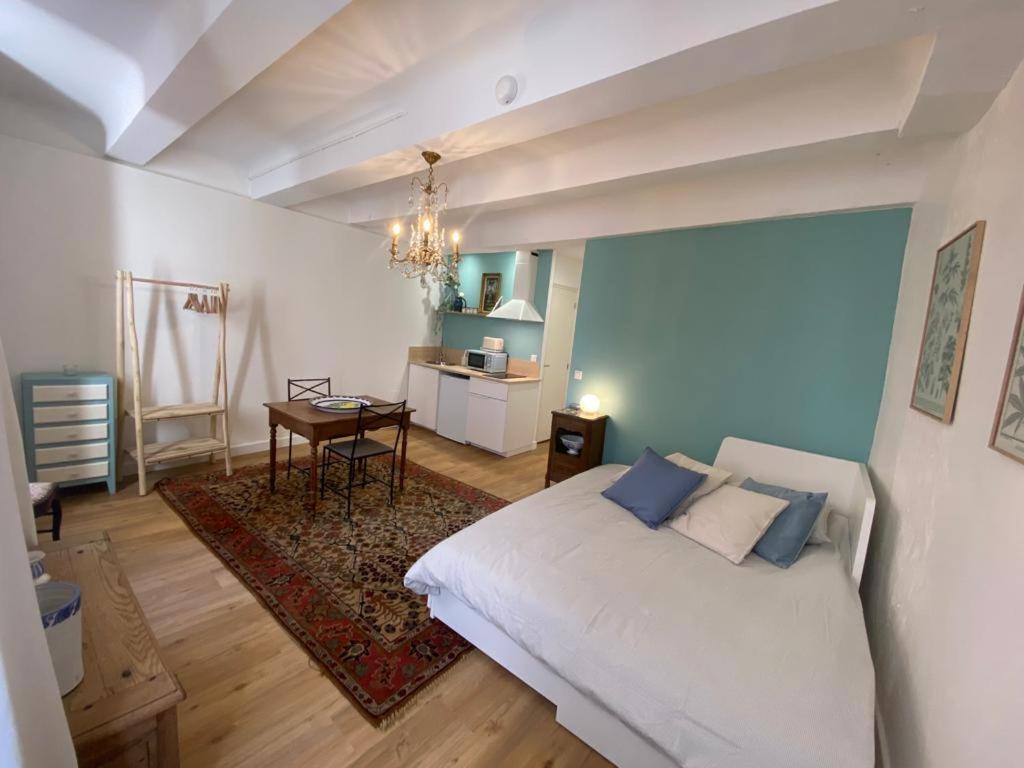 3 Studios Hyeres - Centre Ville Rue Pietonne - Manon ภายนอก รูปภาพ