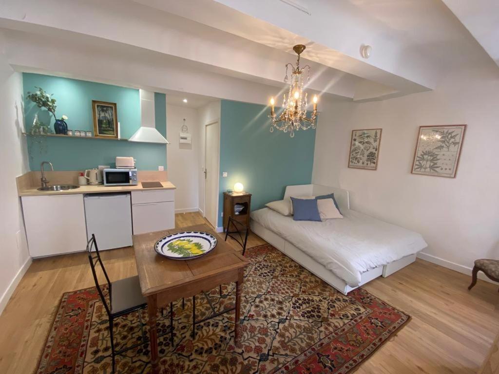 3 Studios Hyeres - Centre Ville Rue Pietonne - Manon ภายนอก รูปภาพ