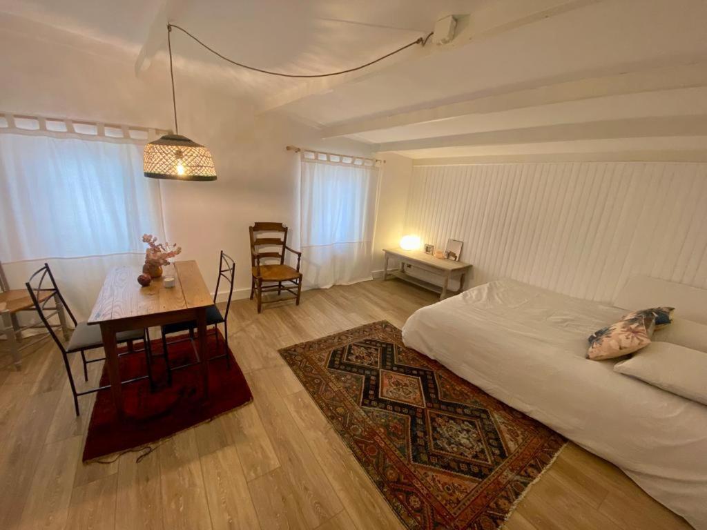 3 Studios Hyeres - Centre Ville Rue Pietonne - Manon ภายนอก รูปภาพ